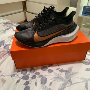 Nike Zoom Gravity 7.5